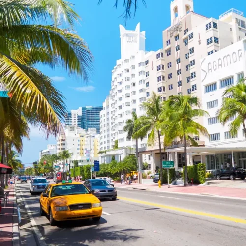 hotels-collins-avenue-miami-beach-famous-60166917